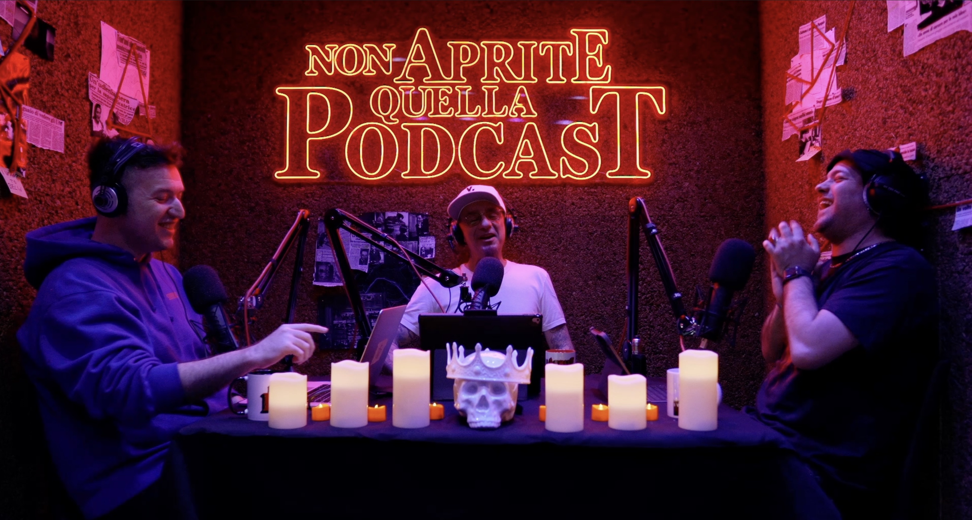 J-Ax, Matteo Lenardon e Pedar nello studio di Non Aprite Quella Podcast